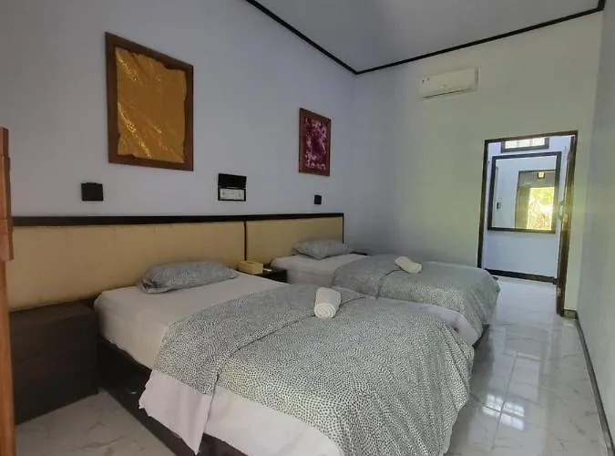 Exotic Backpackers 4*